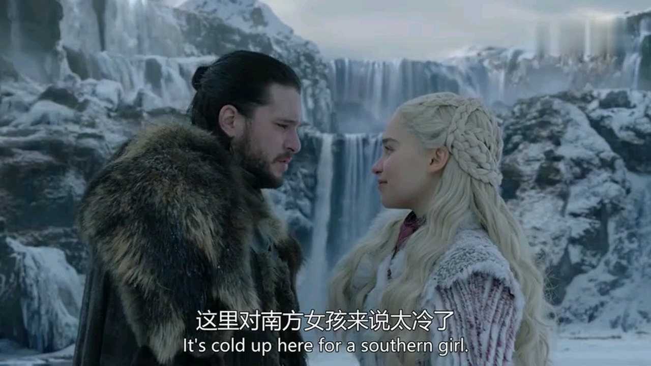 龙妈雪诺激情拥吻