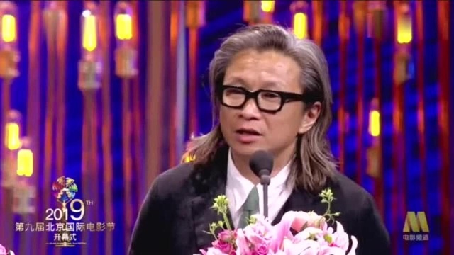 电影“新人”胡歌!携手李可欣导演新电影《李娜》参加活动