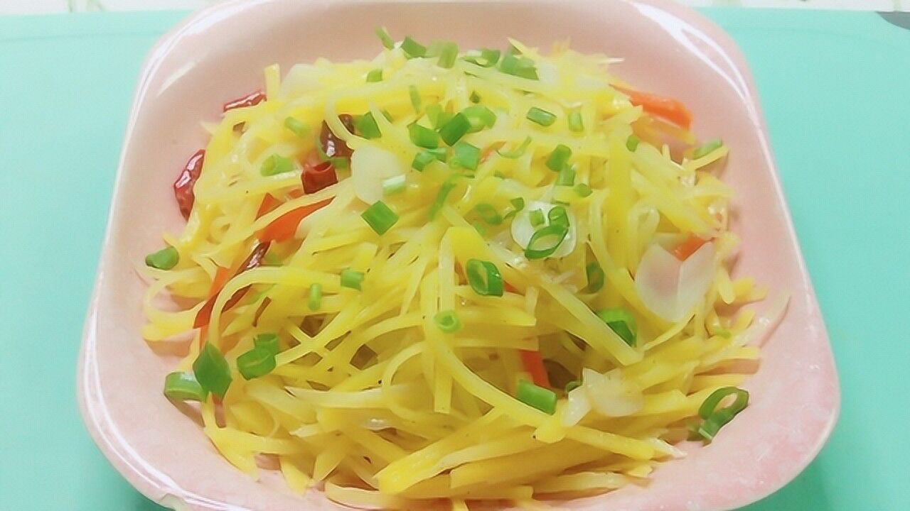 炒土豆丝要焯水吗(素炒土豆丝的家常做法)