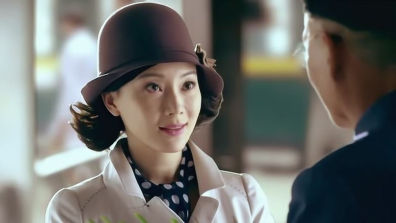 一代枭雄巍子第一次见到陈数就对她一见钟情