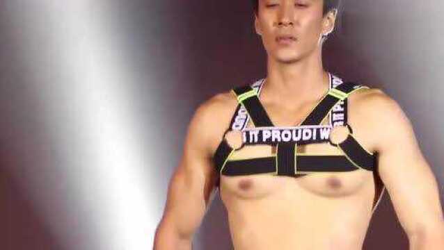 泰国男模Fashion Show,肌肉刚刚好,颜值也不错,喜欢这样的么?