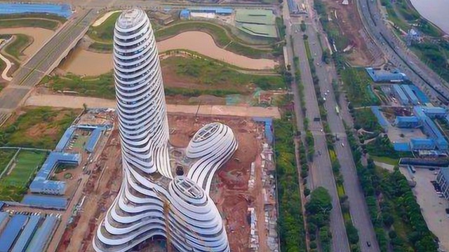 中国建造20亿大楼,功能齐全却造型奇特,引人侧目