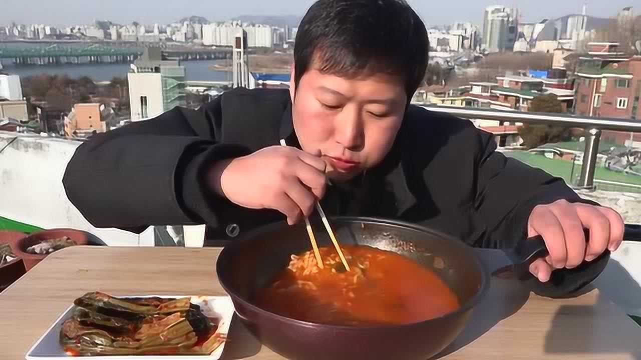 韩国吃播 美食吃货韩国大叔 拉面