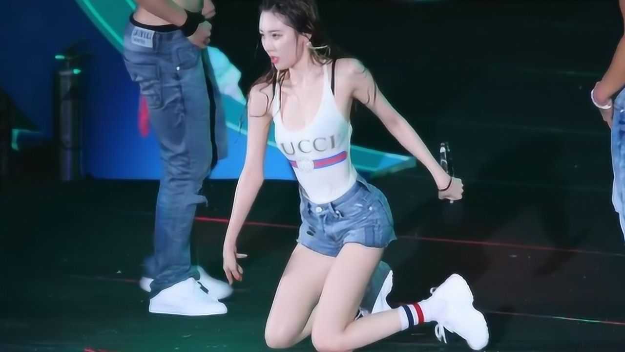 gucci泳衣官方警告不能碰水,宣美却穿它玩水!结果会怎样?