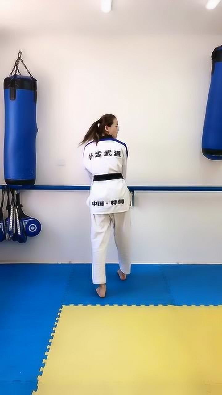 来腾讯视频看更多热门视频