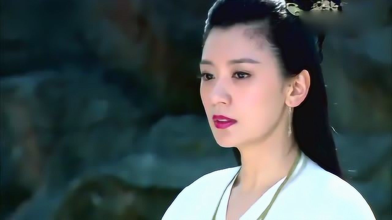 李秋水一来就问王语嫣的姓名,原来她竟是王语嫣的外婆,太年轻了