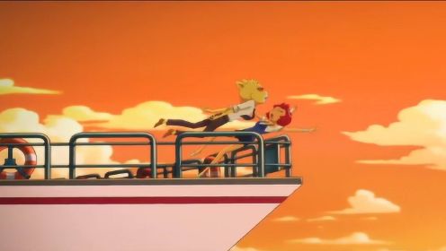 动画片中的泰坦尼克号，但无奈两人用力过猛，直接掉进海里！