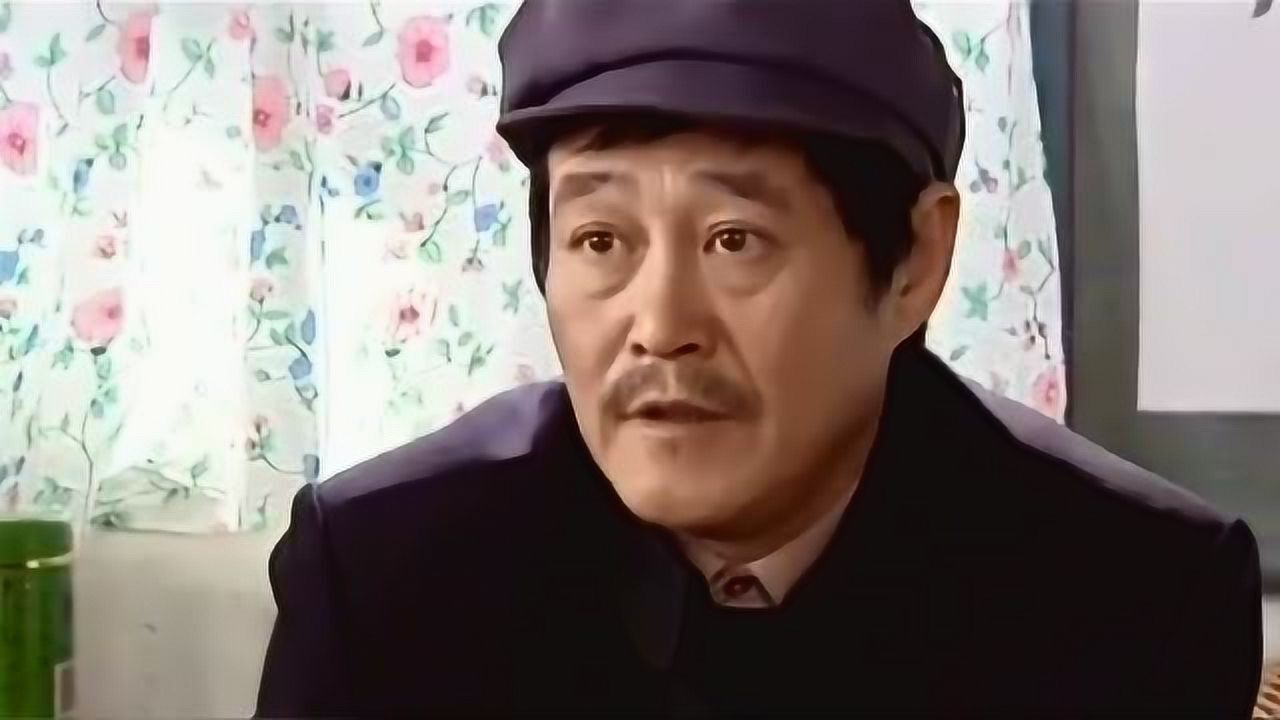 马大帅彪哥拿枪酒来招待马大帅马大帅咋还有这玩意儿