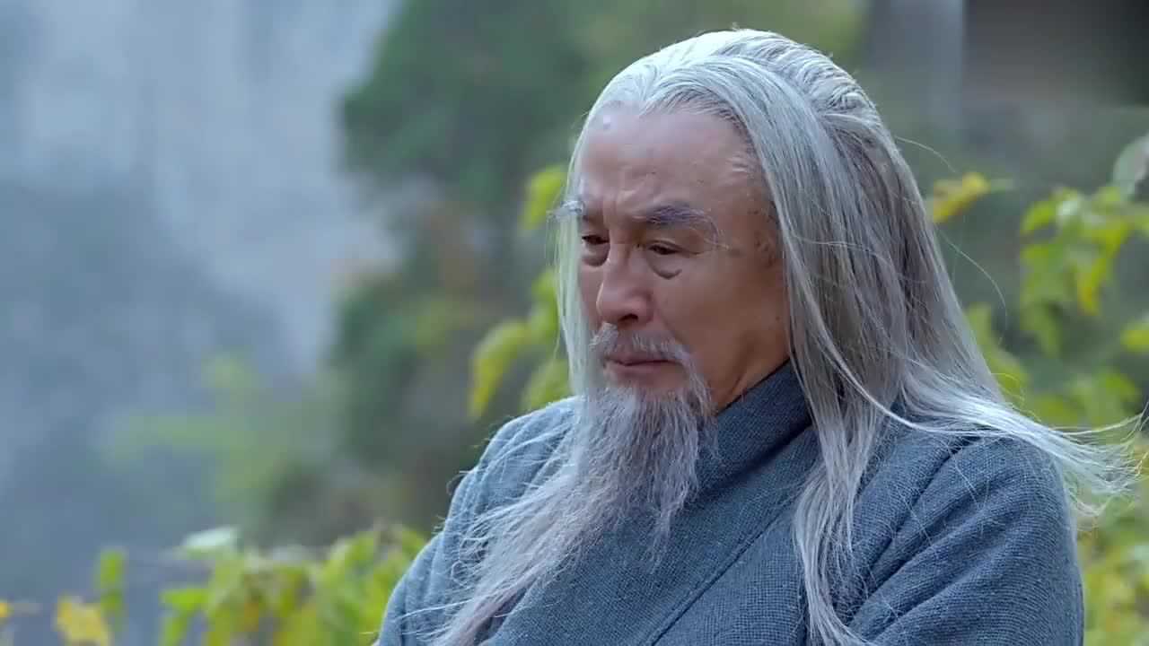 老子传奇:他在太乙山手持竹简,忽感心烦意乱,怀疑家里出事