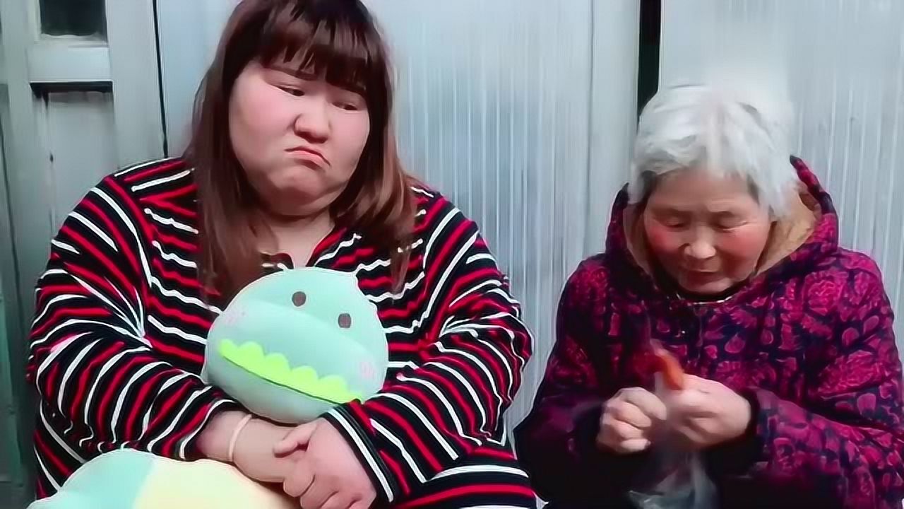 胖圆圆婆婆这是拐着弯夸自己呢,没毛病