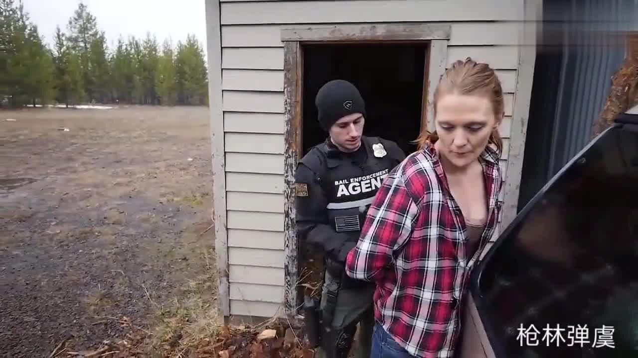 赏金猎人逮捕偷渡外籍女子