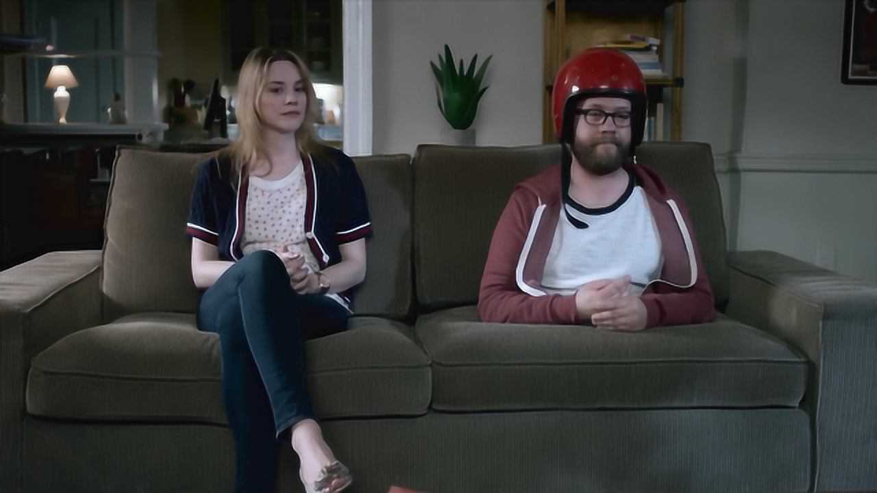 废柴青年上下身分离,下身嫌弃上身混吃等死,独自出门去泡妞撩妹