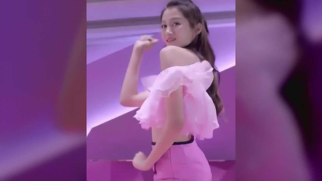 关晓彤拍摄姨妈巾广告穿着引热议看到图4我彻底沦陷了