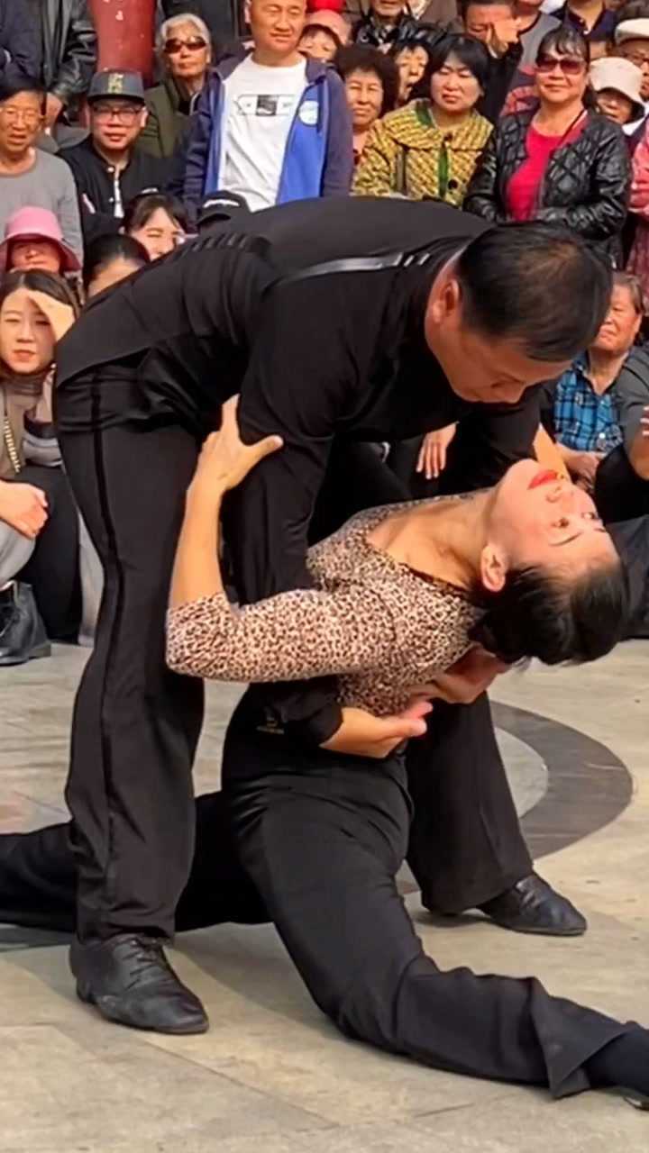 双人舞吉特巴,做你的情人回忆很辛苦!