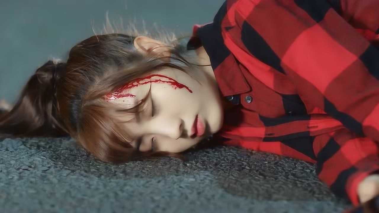 忘记你记得爱情渣男开车撞了失忆总裁灰姑娘保护总裁却被渣男打晕啦