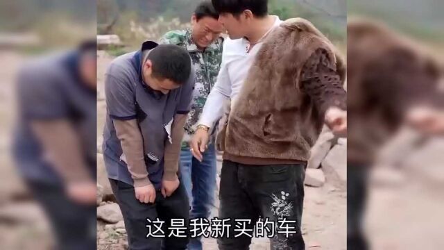 人穷志不穷,无论什么职业都应该受到尊重,讲究人人平等