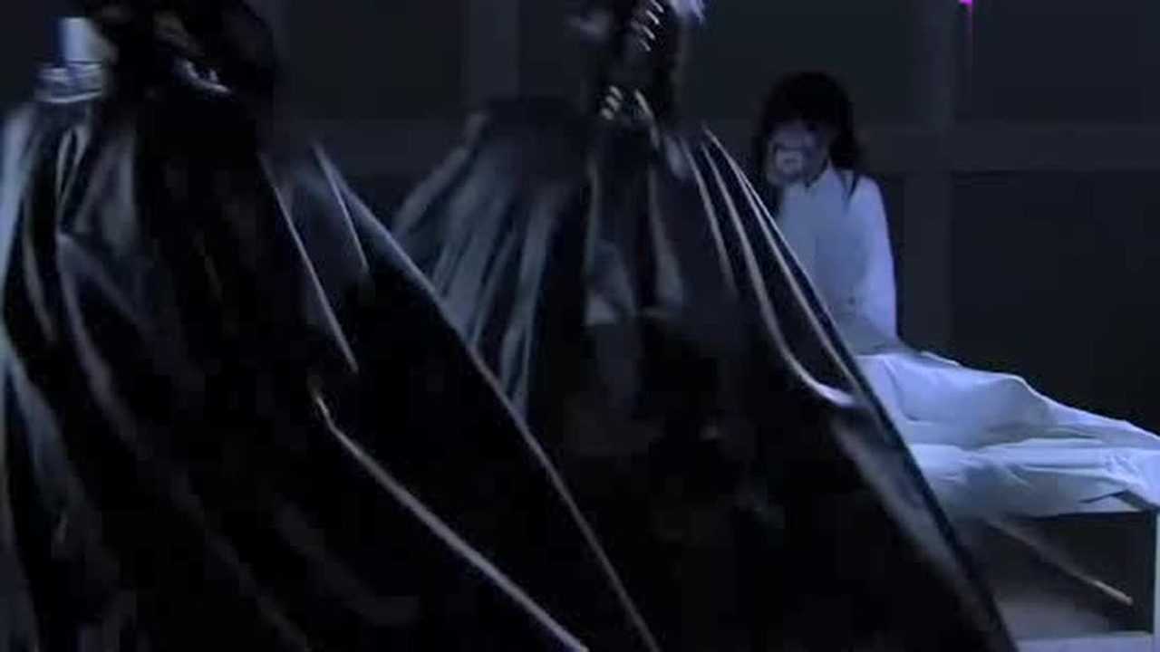 鬼面人武功独步天下，王牌女特工被打得毫无还手之力，此战超然！_腾讯视频