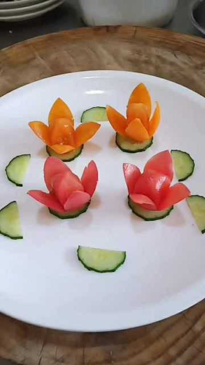 小西红柿的简单装饰,这么好看又简单的拼盘装饰师傅们可以学习起来了