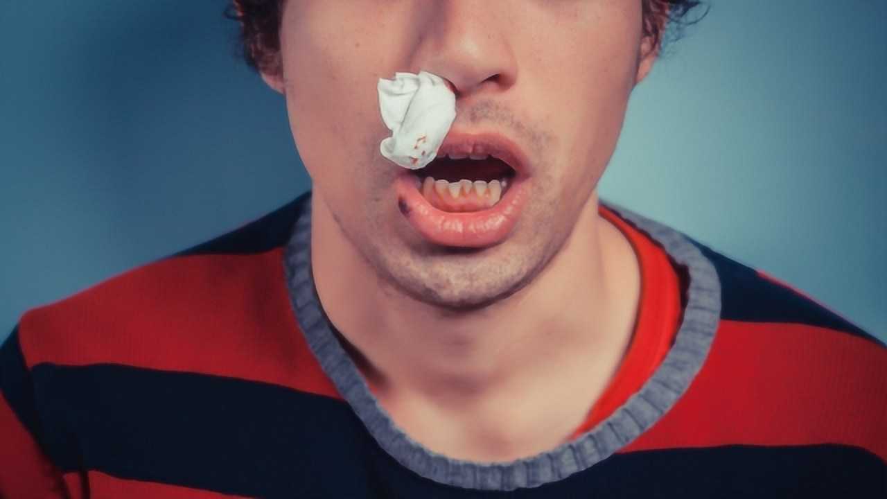 男性鼻毛为何经常窜出来?提醒:多半和这些因素有关,不妨了解下
