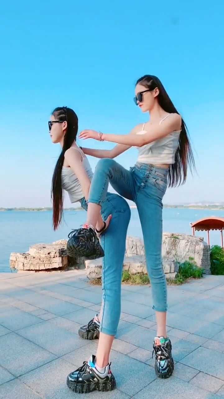 最酷的闺蜜坐骑.