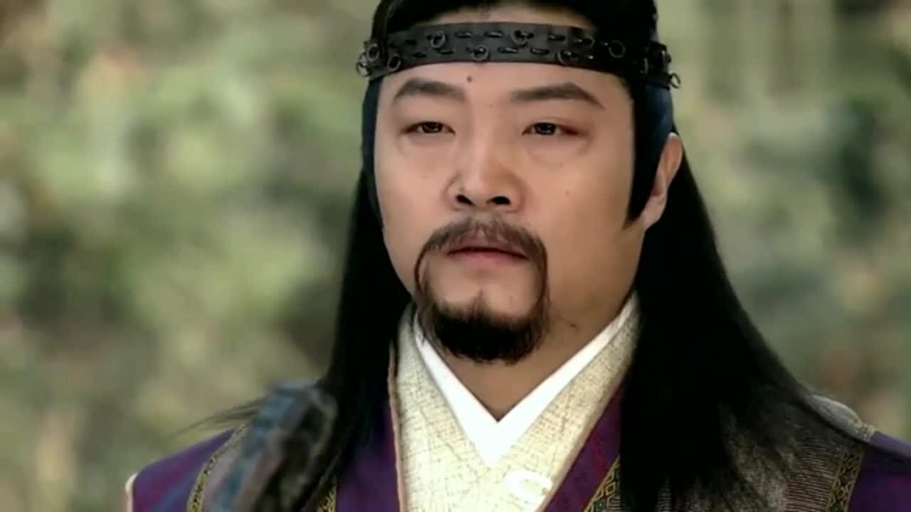 北侠欧阳春大战南侠展昭,谁知欧阳春说出一番话后,展昭顿时懵了