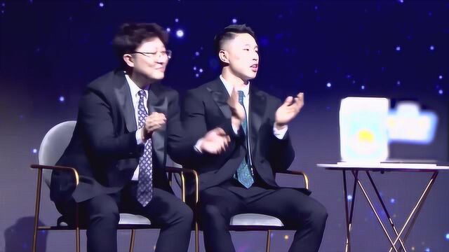 欢乐喜剧人:金霏陈曦与面孔乐队同台演唱,相声演员果然多才多艺