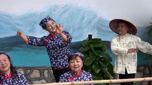 龙江左滩五一渔农乐之舞蹈渔家姑娘在海边