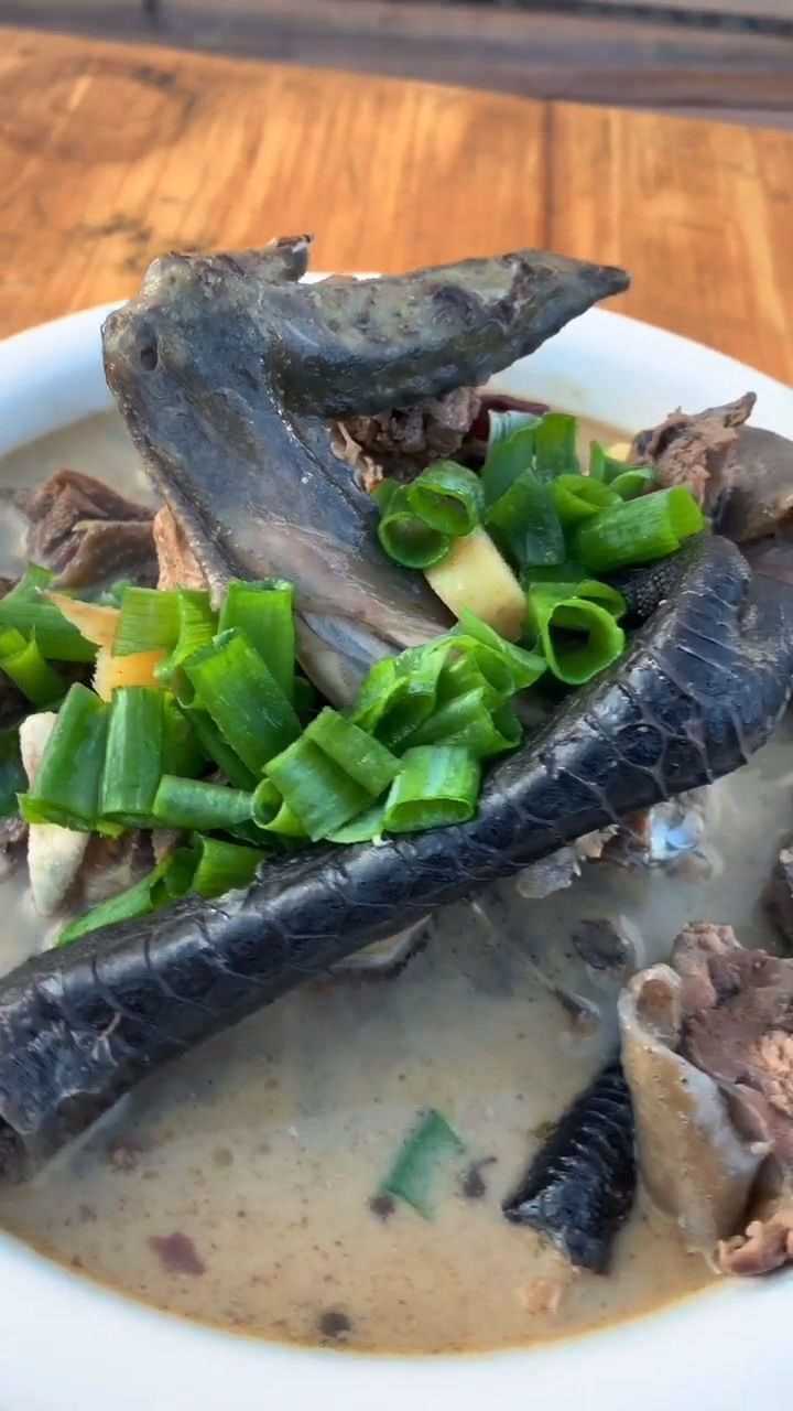 清蒸乌鸡汤,给朋友们补补身体!