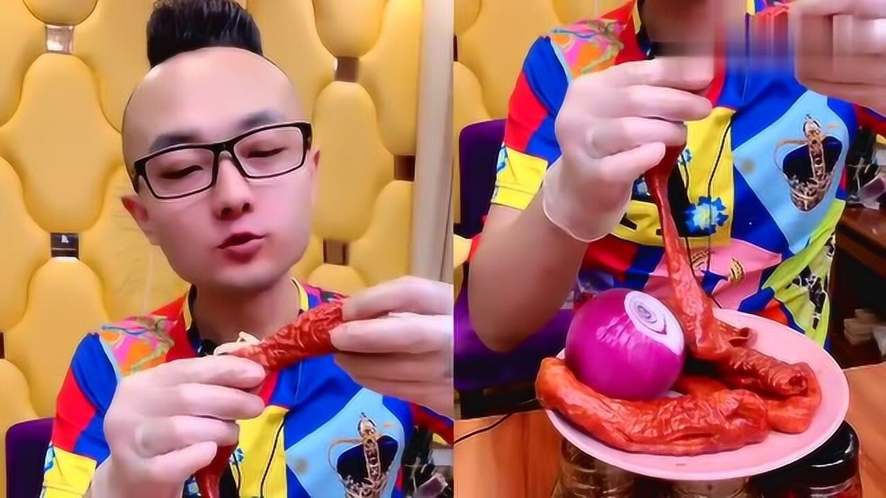 东北野哥直播吃香辣大肠这吃的也太狂野了洋葱直接生啃啊