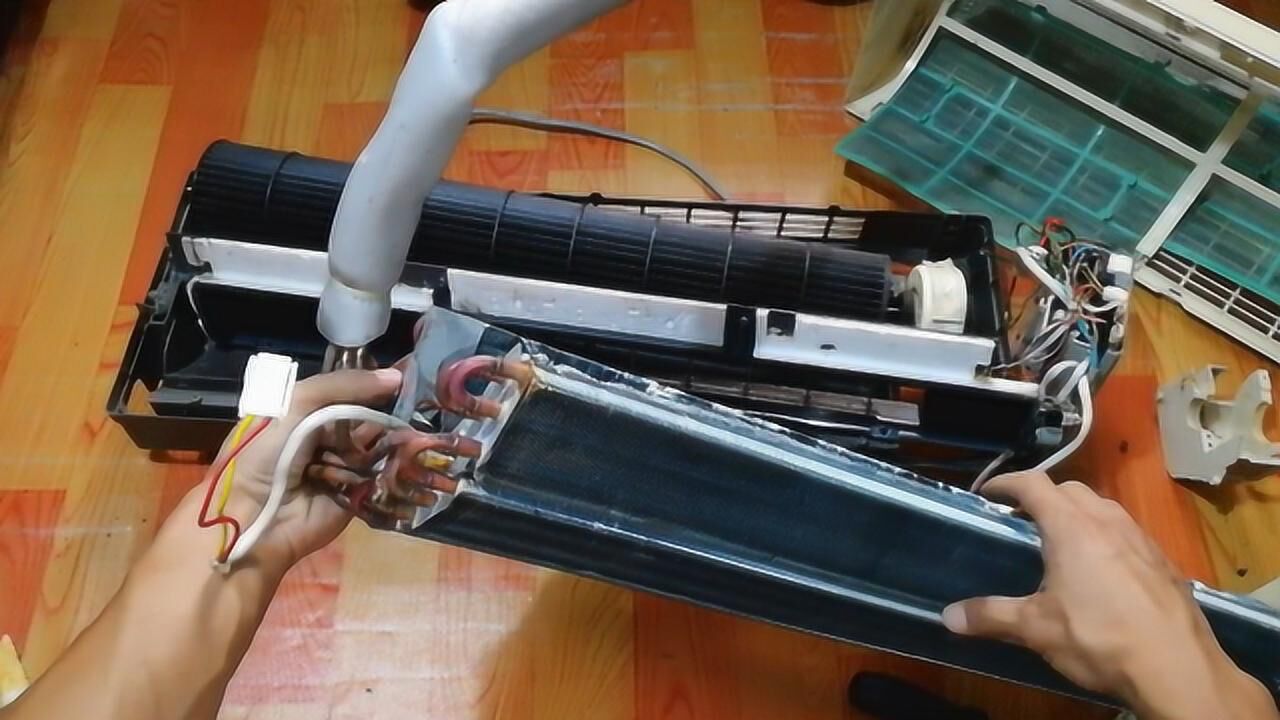 空调内机蒸发器怎么拆下来?教你拆解步骤,想清洗维修的有福了