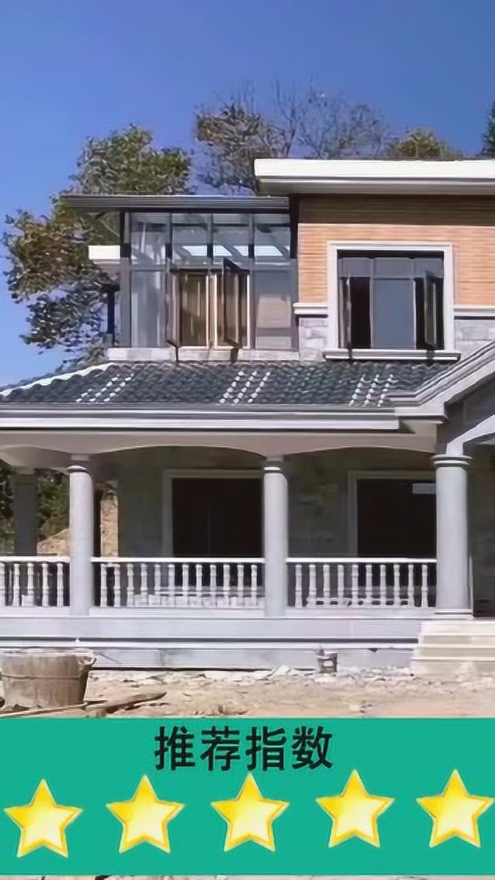 农村自建二层别墅还有个漂亮的走廊感觉好气派啊