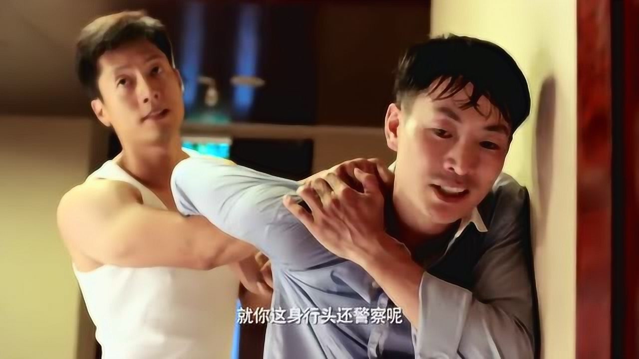 流氓绑架单身美女警察小伙路过察觉不对劲跟上去发现大问题