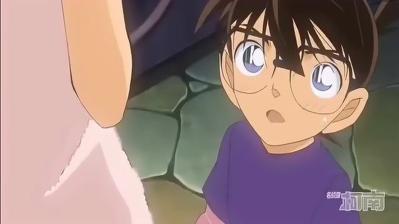 名侦探柯南:柯南闯进女生浴室,无意间看到小兰走光的一幕!