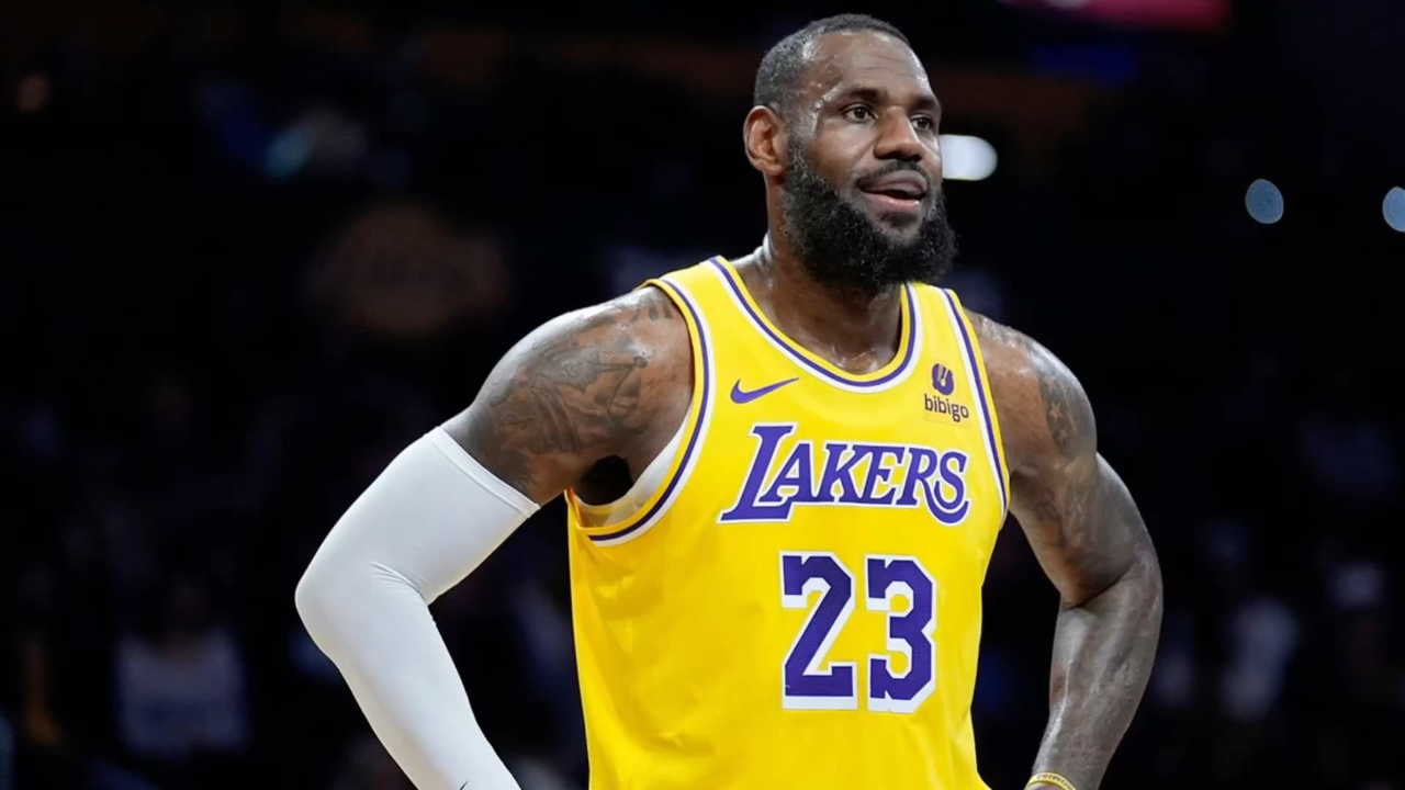 詹姆斯:新秀年没入选全明星 让我知道即便已经很出色也需要继续努力