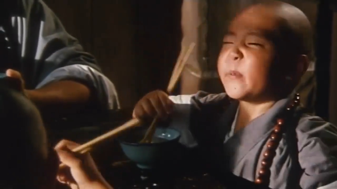 少林:释小龙用筷子夹蚊子,师傅用刀砍掉蚊子翅膀,郝劭文更离谱