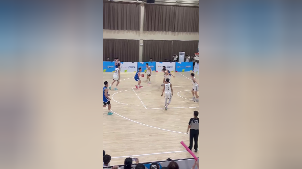 盘点明德中学男篮迎战地质中学男篮的精彩瞬间