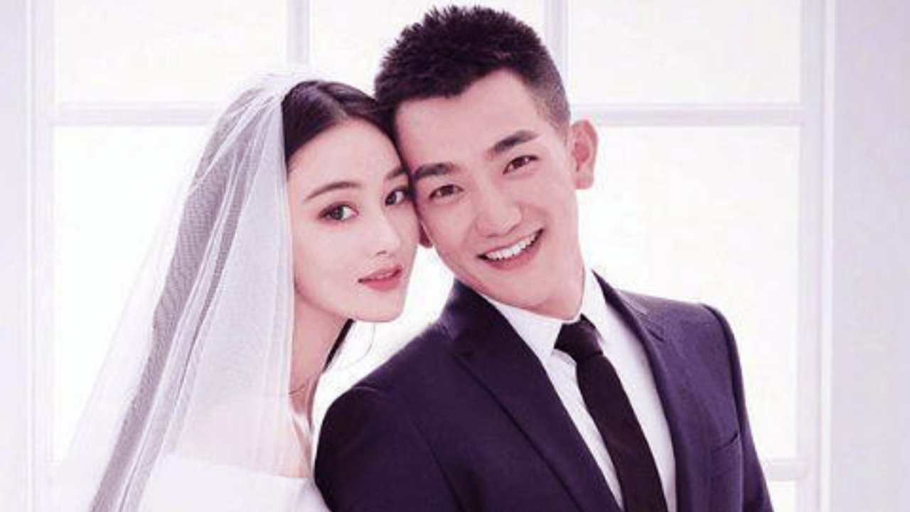 何捷被曝转业进广电,张馨予亲自为老公辟谣,夫妻俩双向奔赴太甜蜜