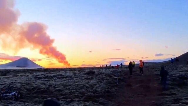 24小时内2000次地震!火山学家说冰岛火山或在未来几天内喷发