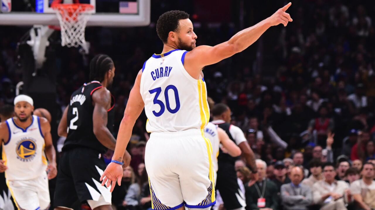 库里22 11关键球不中 绝杀传球 勇士被逆转该怪他?