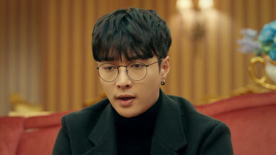 黄金瞳:菲菲得知庄睿眼睛能透视,下意识裹紧衣服,太可爱了