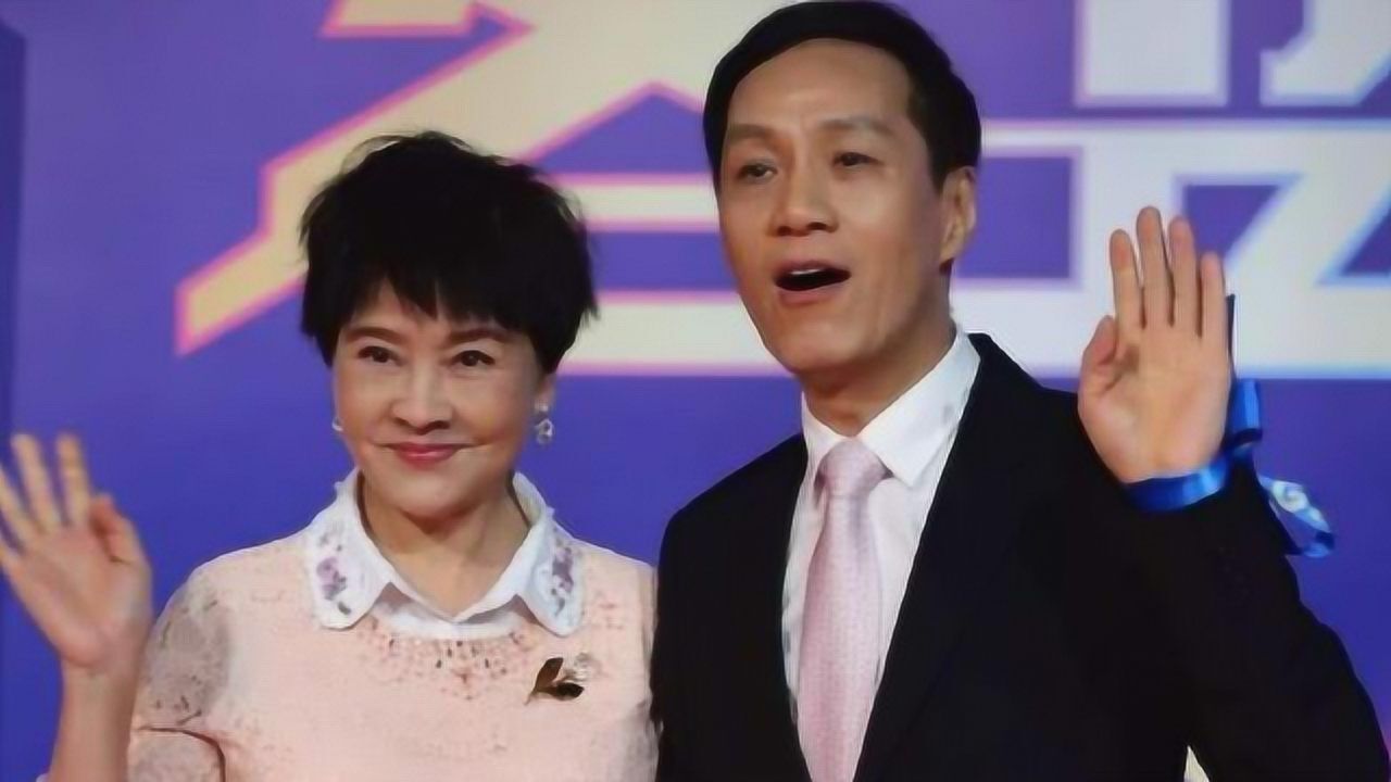 知名演員因為太愛妻子結婚27年不要孩子如今57歲後悔了