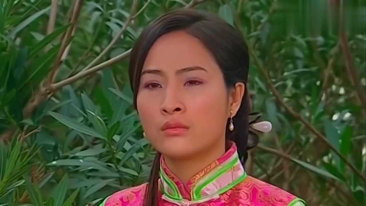 哑巴新娘静云来坟前看望父亲不料姐姐就在身后
