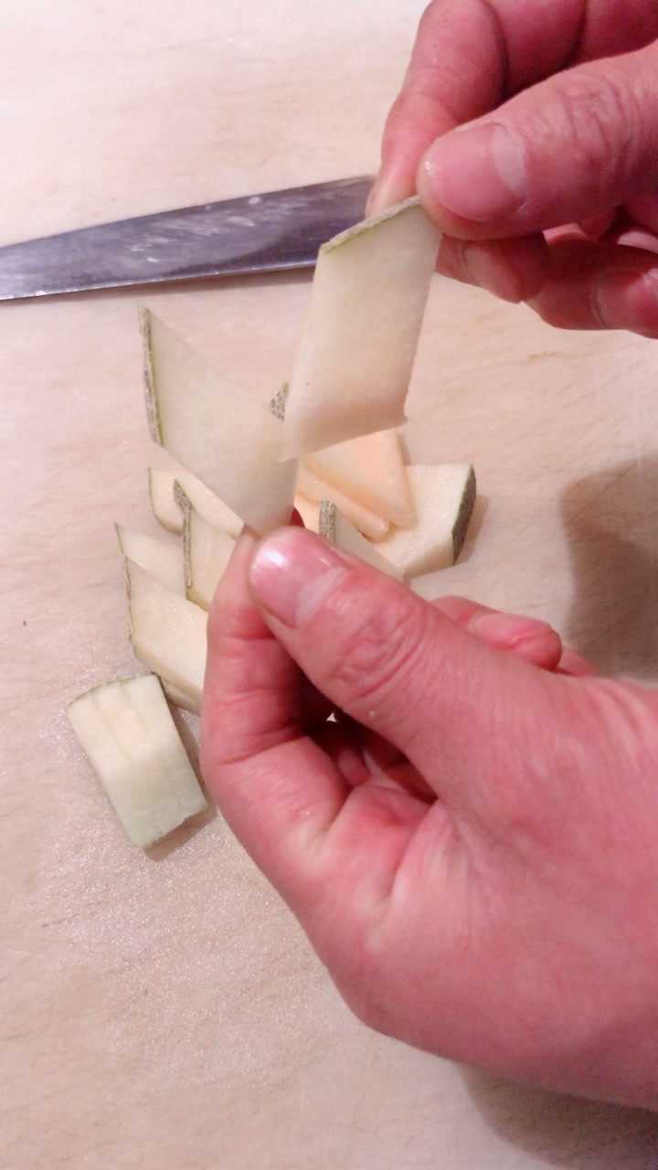 哈密瓜菱形块切法