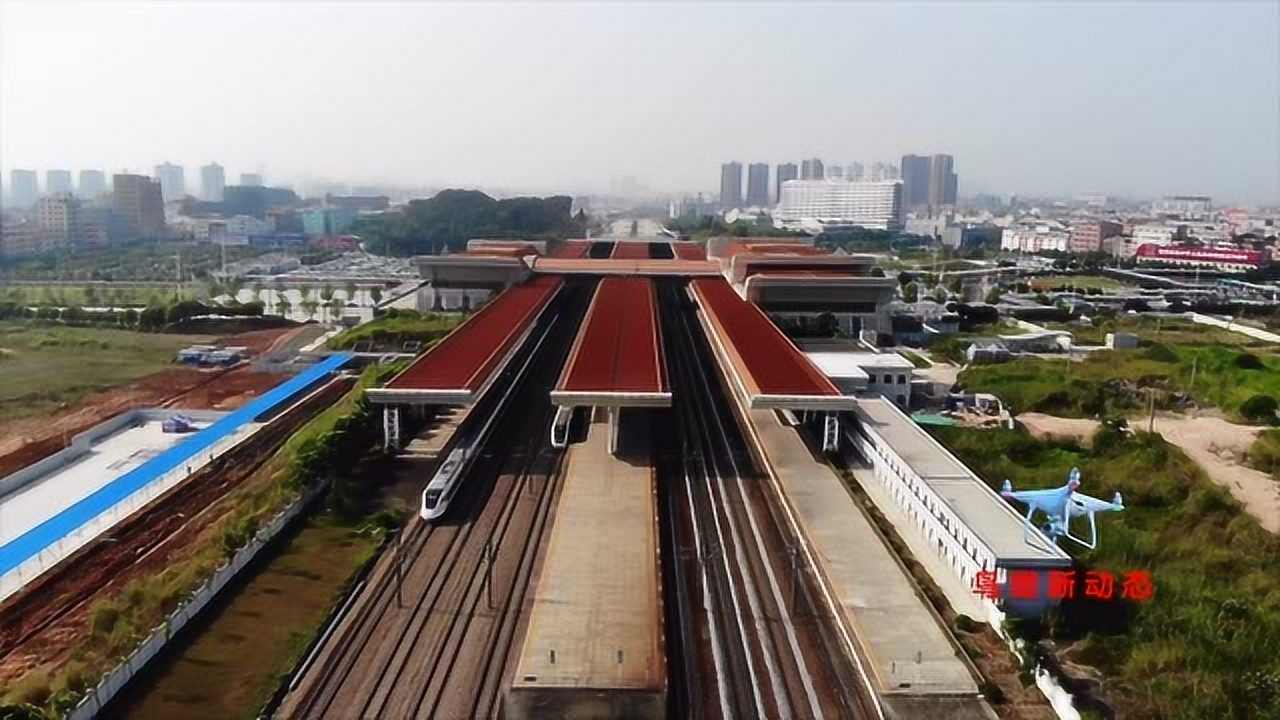 東莞石龍火車站,地鐵站直通火車站,出行相當方便