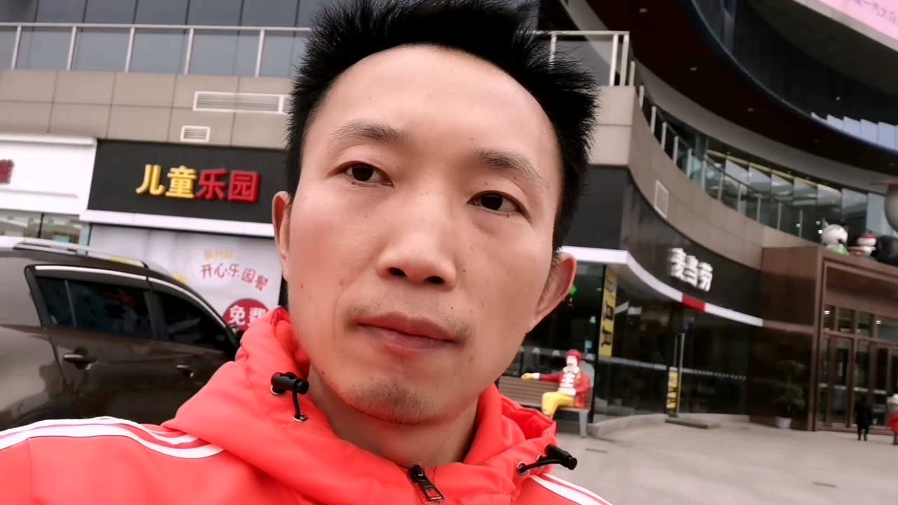 美食作家王刚招待西北小强的富顺豆花既是小吃也是主食