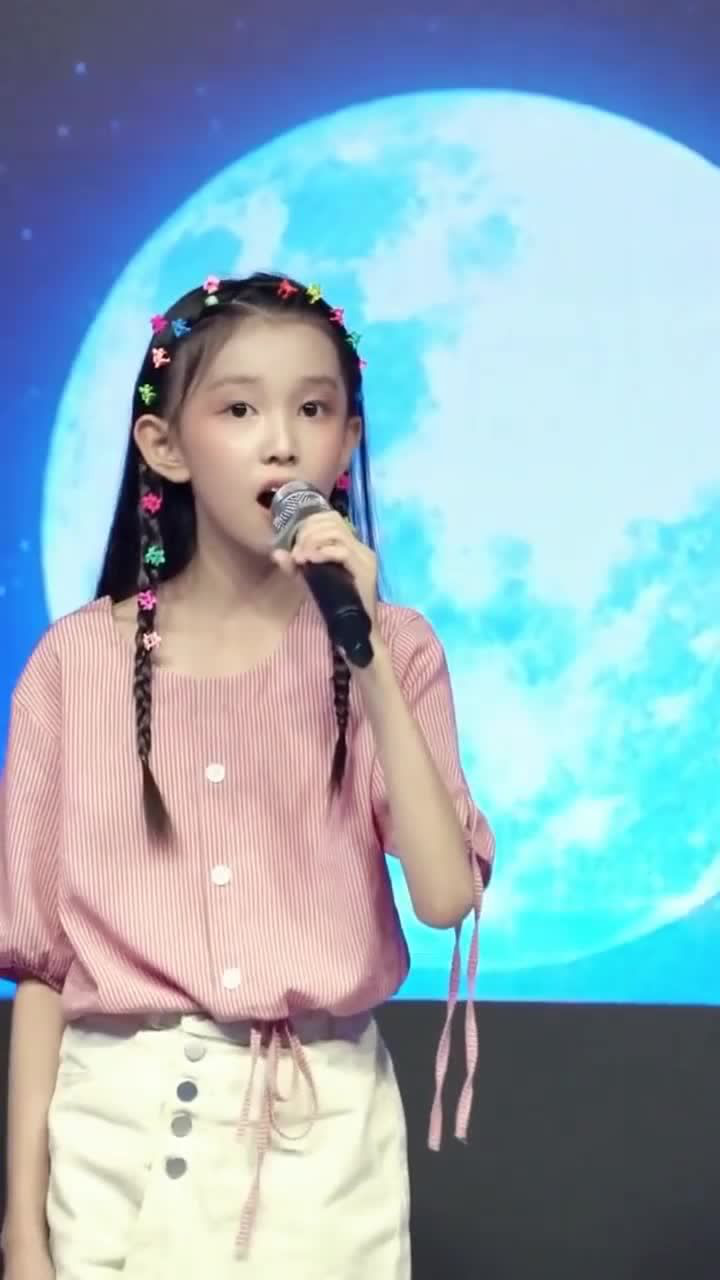 10岁的童模宋小睿终于挑了一首适合她的歌了嗓音纯净有穿透力
