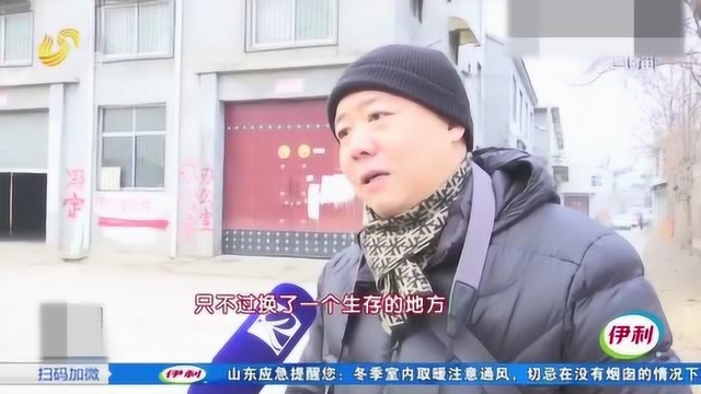 男子扎根毛家村十年 用相机浓缩村民记忆 村子搬迁别人忙活他拍照