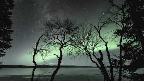 太漂亮了！这就是芬兰和挪威上空的北极光与银河