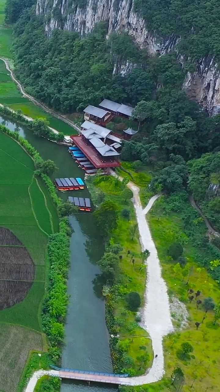风水宝地,靠山临水的房子