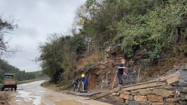 张家界程哥家搞建设,20多平打水泥路,人工费花200块